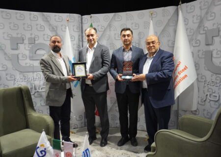 تقدیر دبیر اجرایی انجمن فولاد آذربایجان از غرفه استودیو فصل خبر در متافو آذربایجان