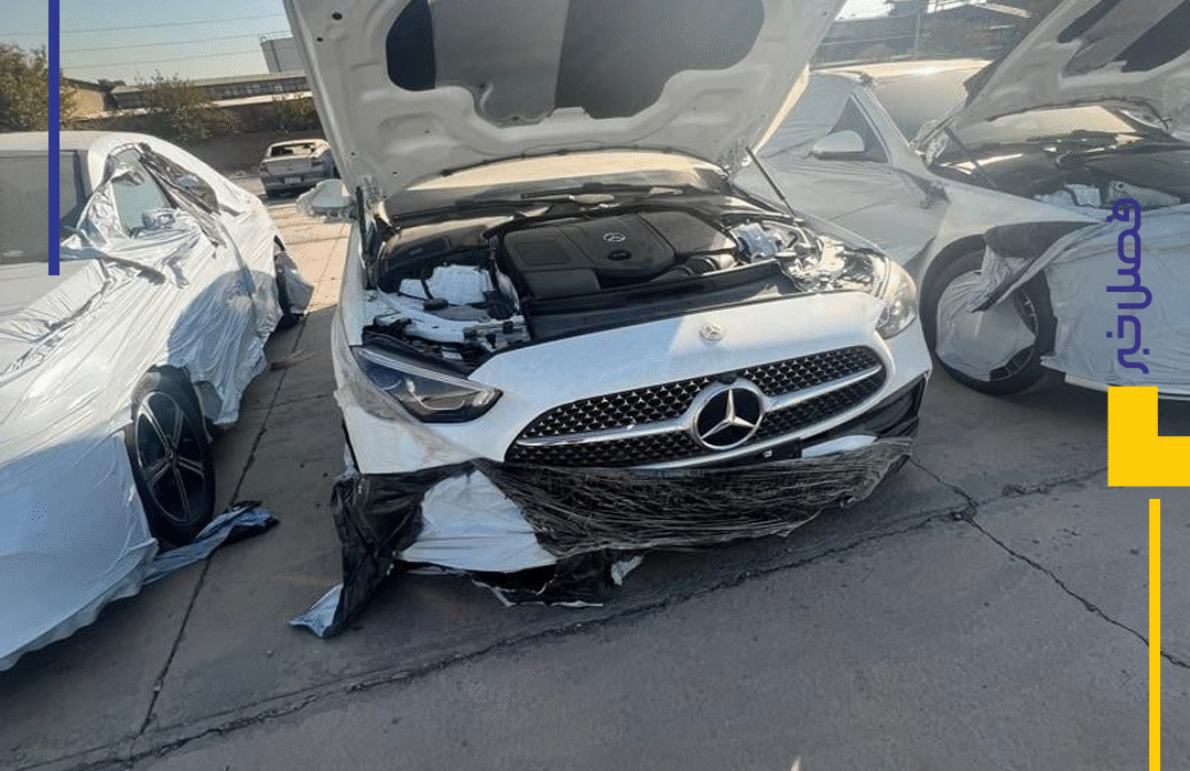 محموله بنزهای ایران‌خودرو به گمرک رسید