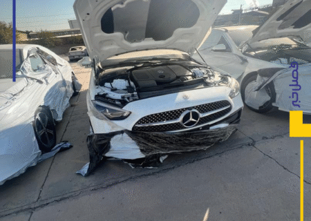 محموله بنزهای ایران‌خودرو به گمرک رسید