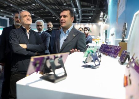 بازدید پزشکیان از نمایشگاه بین‌المللی فناوری نانو