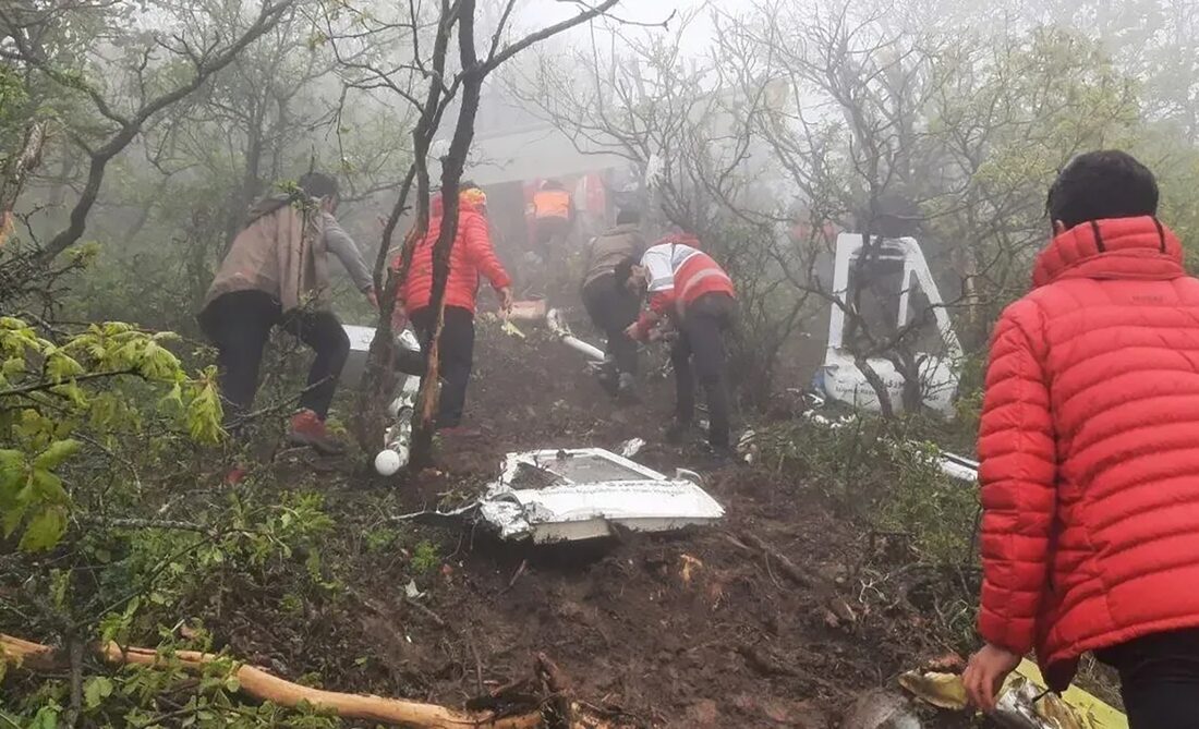 سقوط بالگرد رئیس جمهور؛ هنوز در هاله ای از ابهام