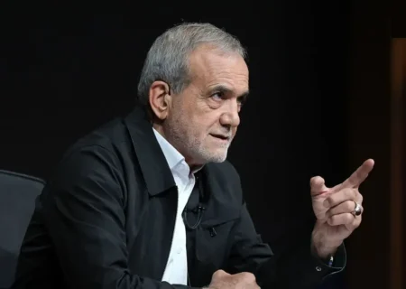 فیلم/ پزشکیان: نباید در تابستان برق هیچ کارخانه‌ای قطع شود: