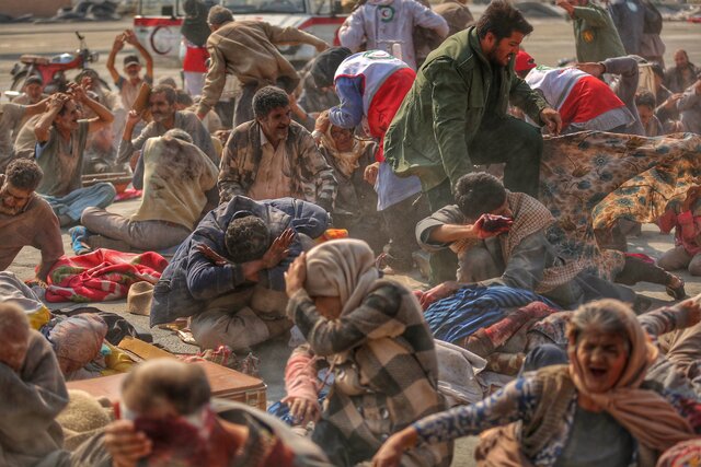 روزانه ۳۰۰ هنرور باید کاملا خاکی و خونی می‌شدند!