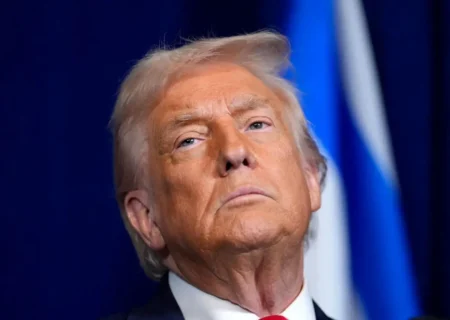 ماجرای فرود اضطراری هواپیمای حامل ترامپ چه بود؟