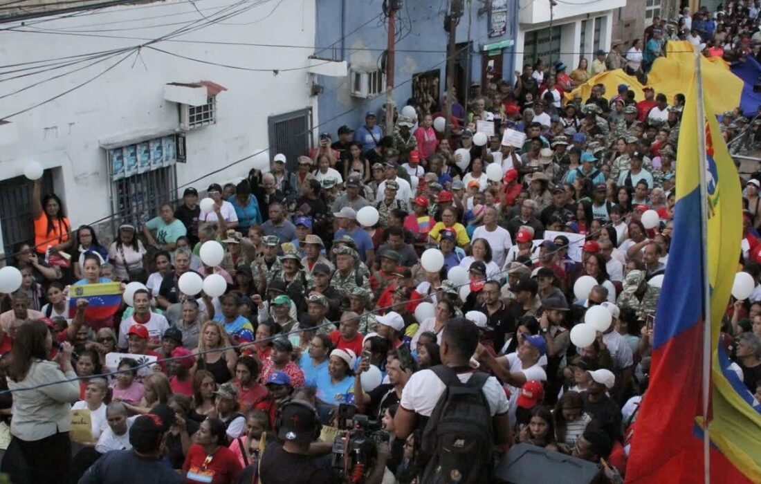 تظاهرات مردم کاراکاس در حمایت از مادورو