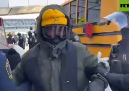 دستگیری 100 کشیش در تظاهرات مینه‌سوتا