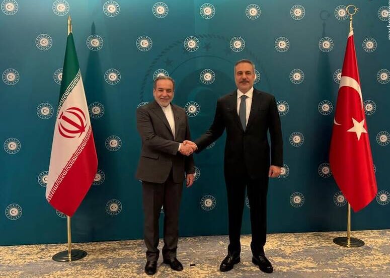 عراقچی و هاکان فیدان دیدار کردند + عکس