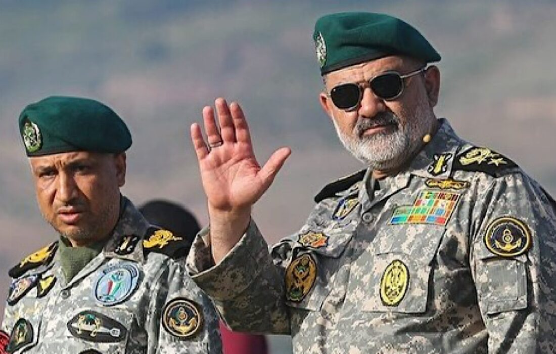 دریادار ایرانی: شبانه‌روز تحرکات دشمنان را رصد می‌کنیم: