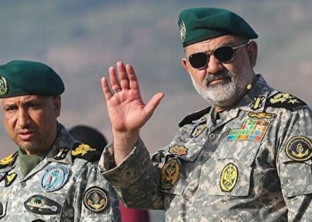 دریادار ایرانی: شبانه‌روز تحرکات دشمنان را رصد می‌کنیم: