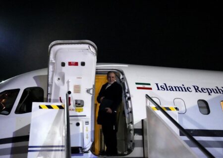 عراقچی عازم ژنو شد / مذاکرات ایران و آمریکا روز سه‌شنبه برگزار می‌شود / دیدار با گروسی در سوئیس: