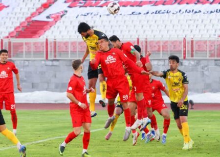 فارس:بازیکن تراکتور باید اخراج می شد؟